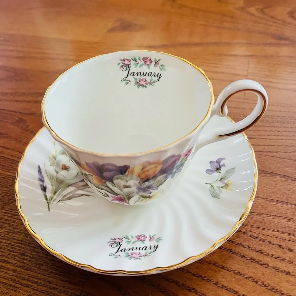 Fine bone China royal patrician staffordshire England tea cup and saucer set